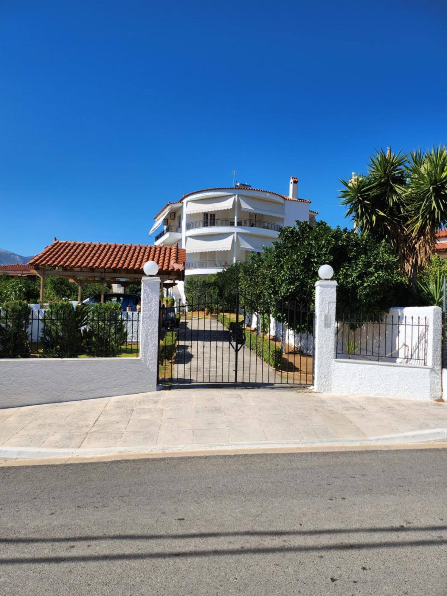 Garden House Villa Amarynthos Exteriör bild